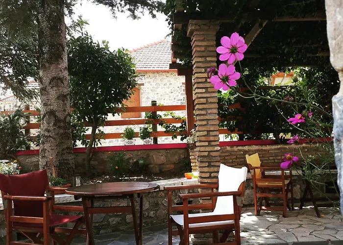 Archontiko Nikolopoulou Pensión 3*